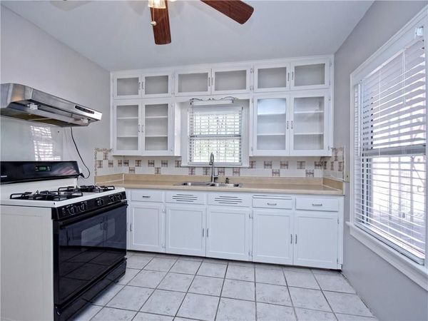 2710 Willow ST , Austin, TX 78702