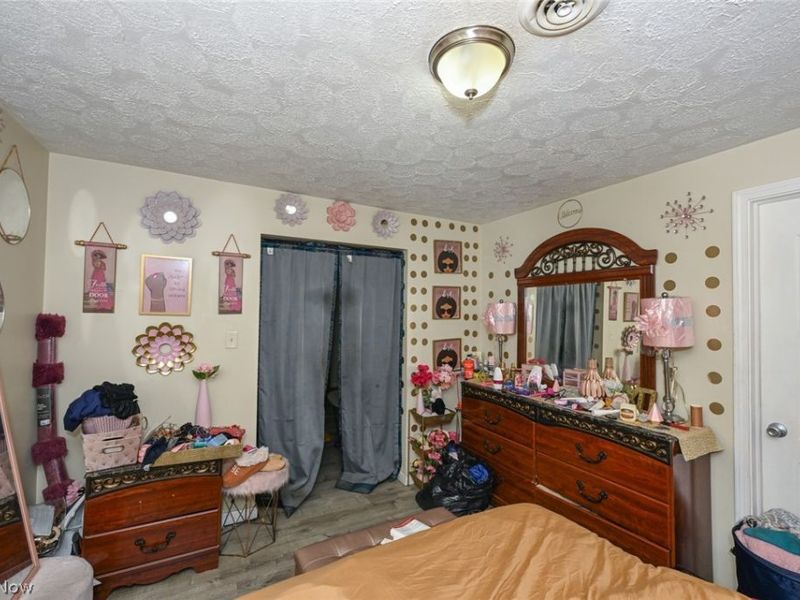 5384 Saint Clair Avenue, Cleveland, OH 44103 Photo 29