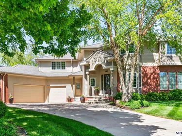 16026 Lake Circle , Omaha, NE 68116