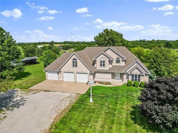 8747 Southpoint Drive, Richmond, MO 64085