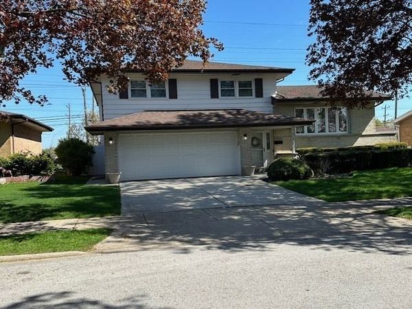 8154 W Lyons Street , Niles, IL 60714