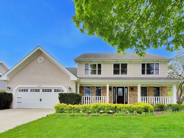 825 W Dorset Avenue , Palatine, IL 60067