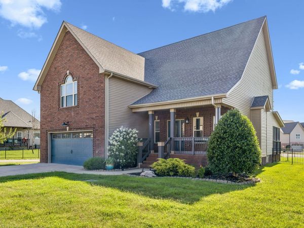 1129 N Ja Tate Dr, Clarksville, TN 37043