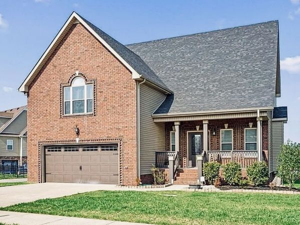1129 N Ja Tate Dr, Clarksville, TN 37043