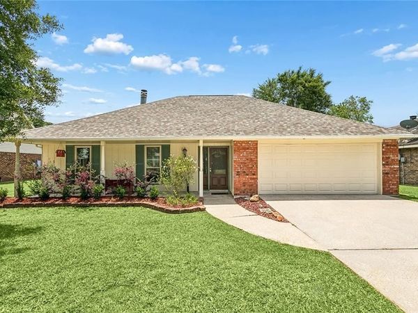 305 LAKE VILLAGE Boulevard , Slidell, LA 70461