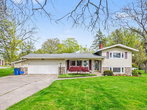 408 Cherokee Drive, Fremont, MI 49412