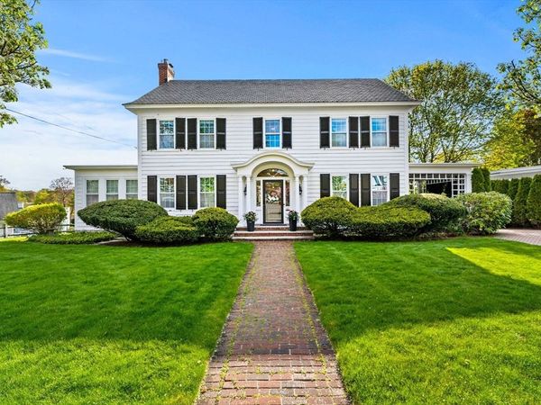 57 Garden Rd, Lowell, MA 01852