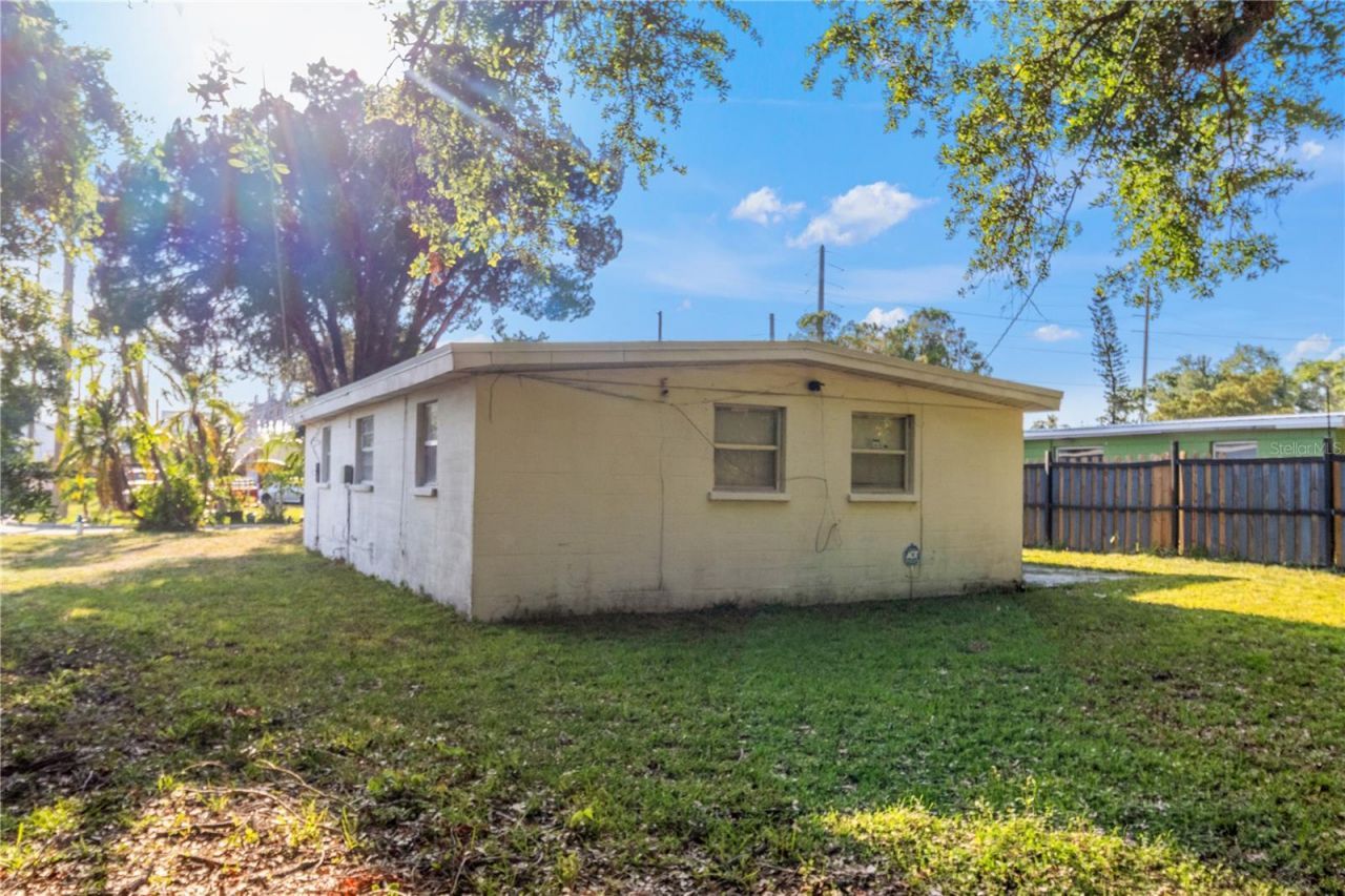 1421 14th Street E, Bradenton, FL 34208 Photo