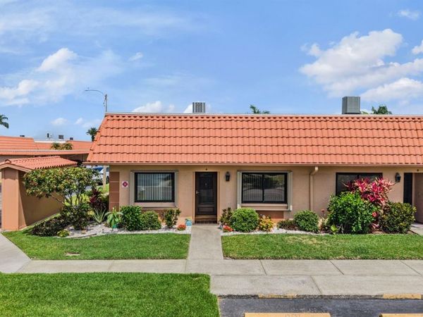 19029 US HIGHWAY 19 N, Unit 27A, CLEARWATER, FL 33764