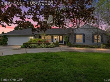 65 Willison Road, Vlg of Grosse Pointe Shores, MI 48236