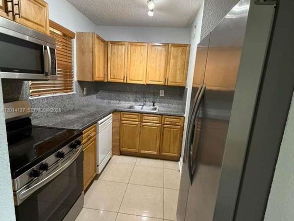Unit 203, Hialeah, FL 33014