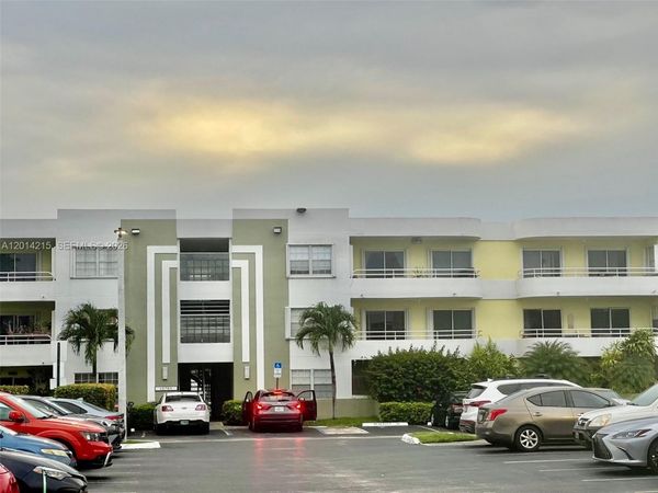 10755 SW 108th Ave , Unit 302, Miami, FL 33176