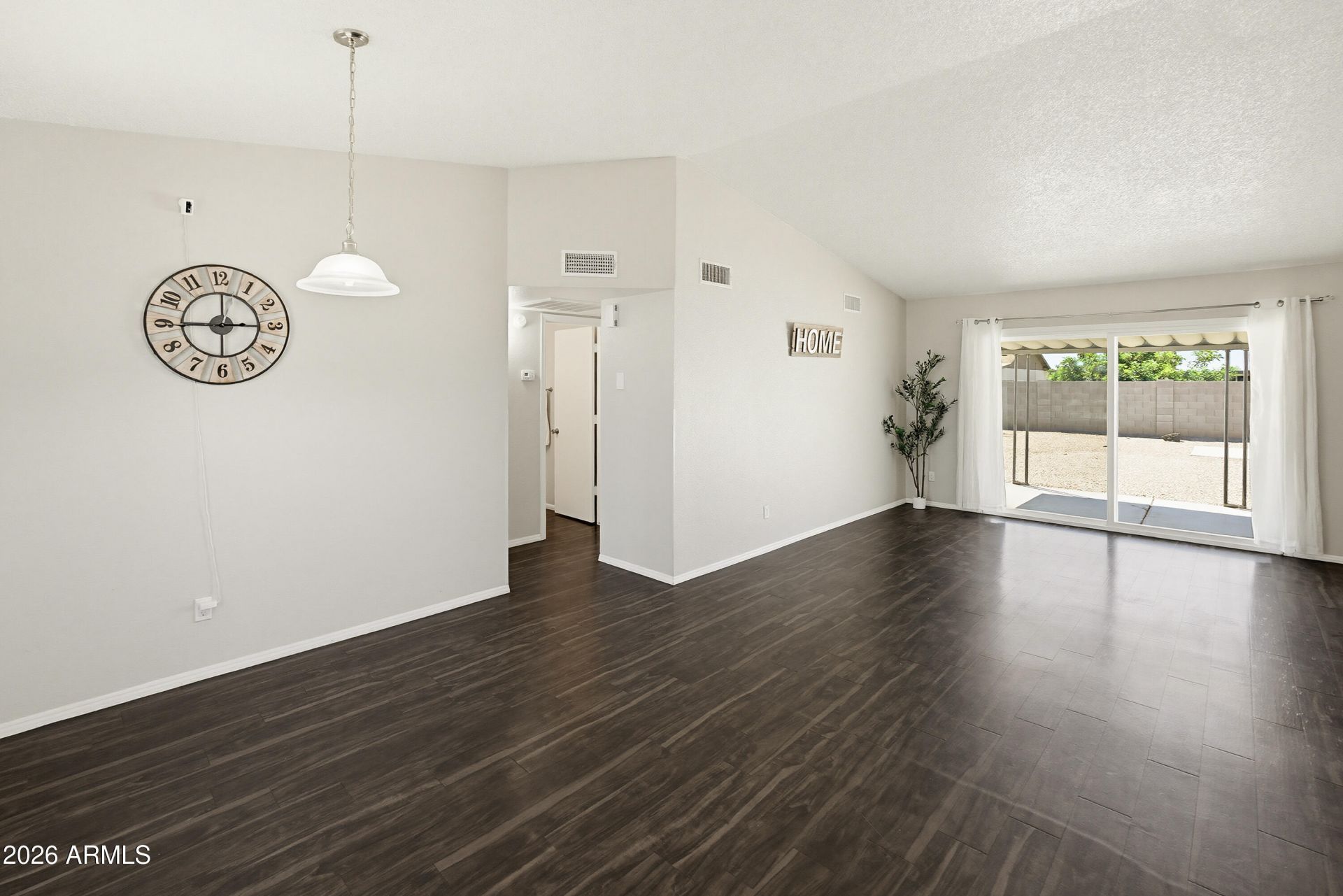4041 W PERSHING Avenue Phoenix, AZ 85029