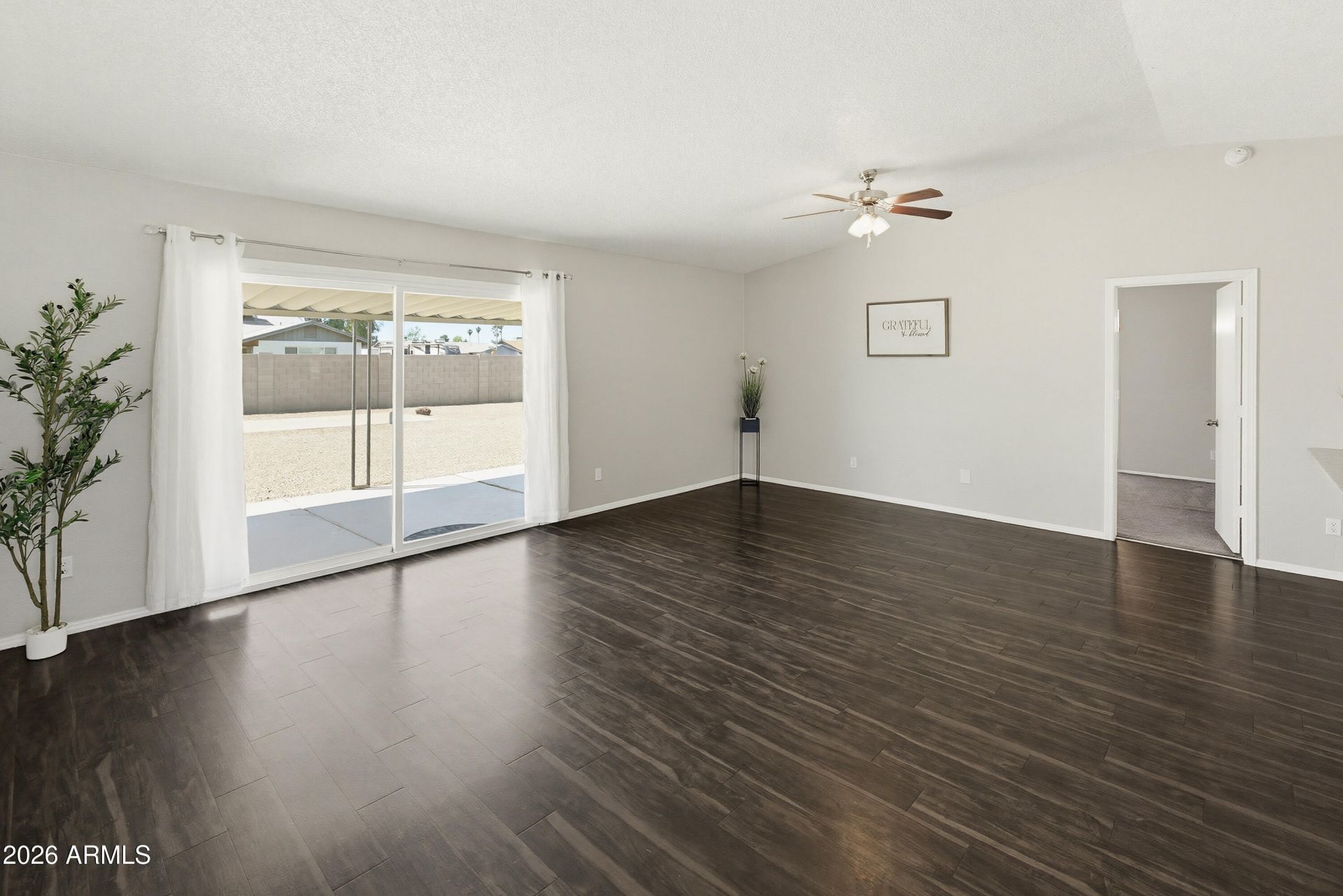 4041 W PERSHING Avenue Phoenix, AZ 85029