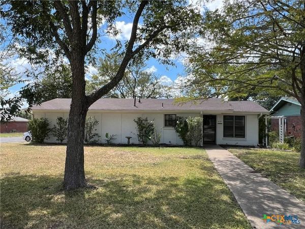 413 E Walker Avenue , Temple, TX 76501