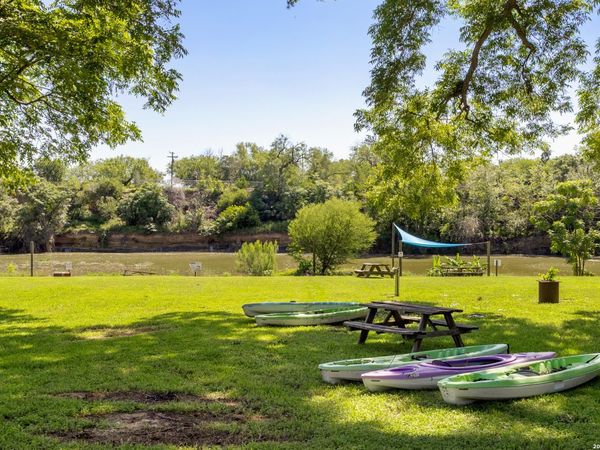 9035 Fm 725, McQueeney, TX 78123