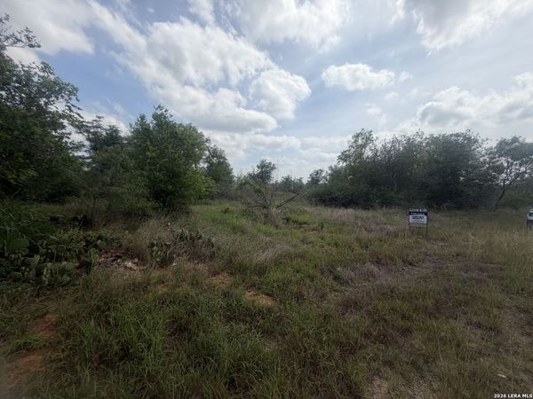 5835 Hardy Road, Elmendorf, TX 78112