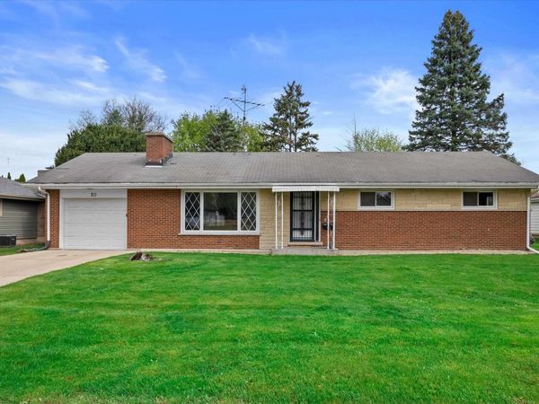 211 Prairie Avenue, Lake Mills, WI 53551