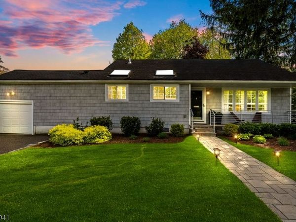11 Homewood Way, Montclair, NJ 07042