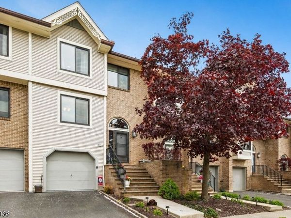 12 Louisburg Sq, Verona, NJ 07044