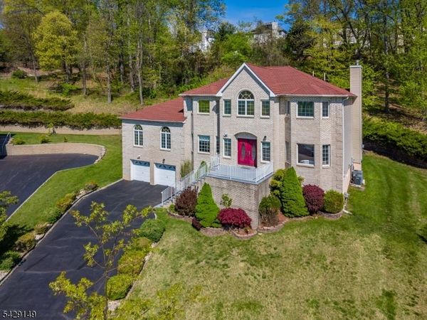 72 Gatheringhill Ct, Parsippany-Troy Hills, NJ 07950