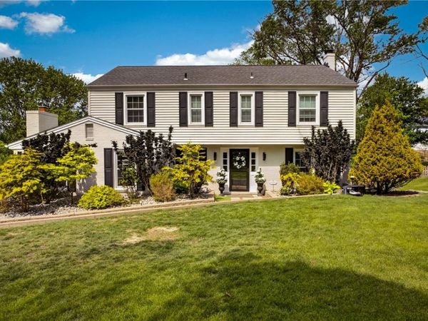 1329 Greystone Dr, Pittsburgh, PA 15241