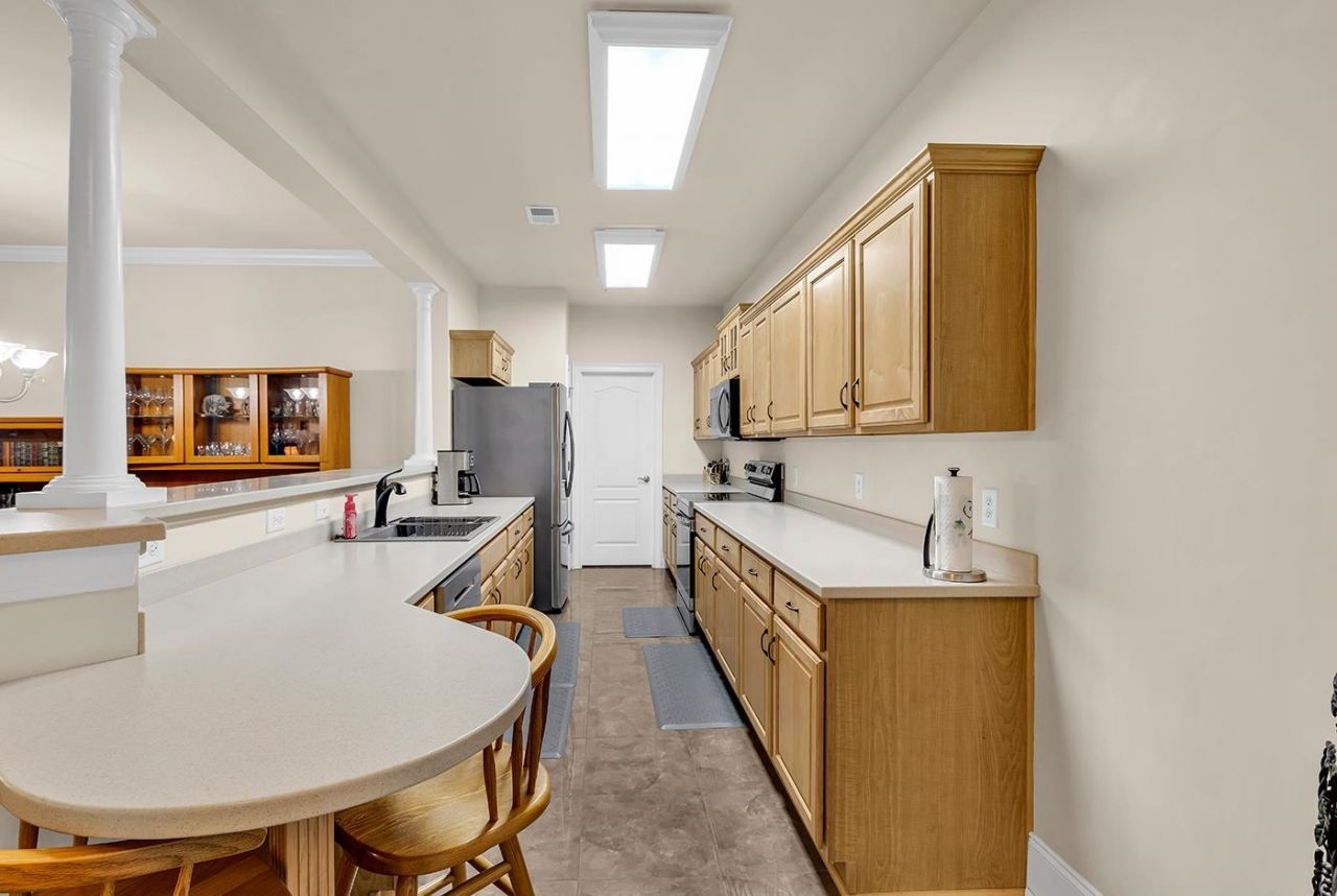 2180 Waterview Dr. Photo 6