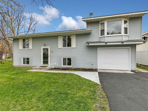 910 38th Avenue N, Saint Cloud, MN 56303