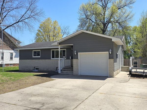 424 E 2nd Street, Litchfield, MN 55355