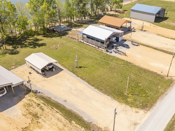 855 Hardin Bottom River Rd , Clifton, TN 38425