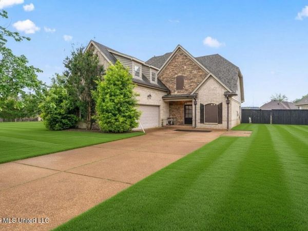 815 Saddle Creek Cove, Hernando, MS 38632