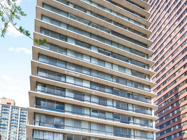 320 W Oakdale Avenue , Unit 702, Chicago, IL 60657