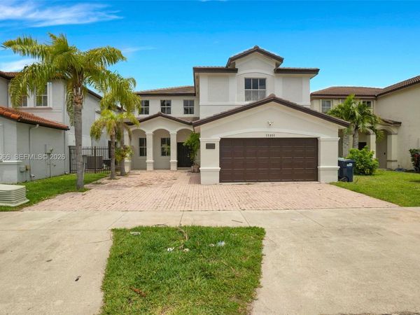 12931 NW 7th Ln , Miami, FL 33182