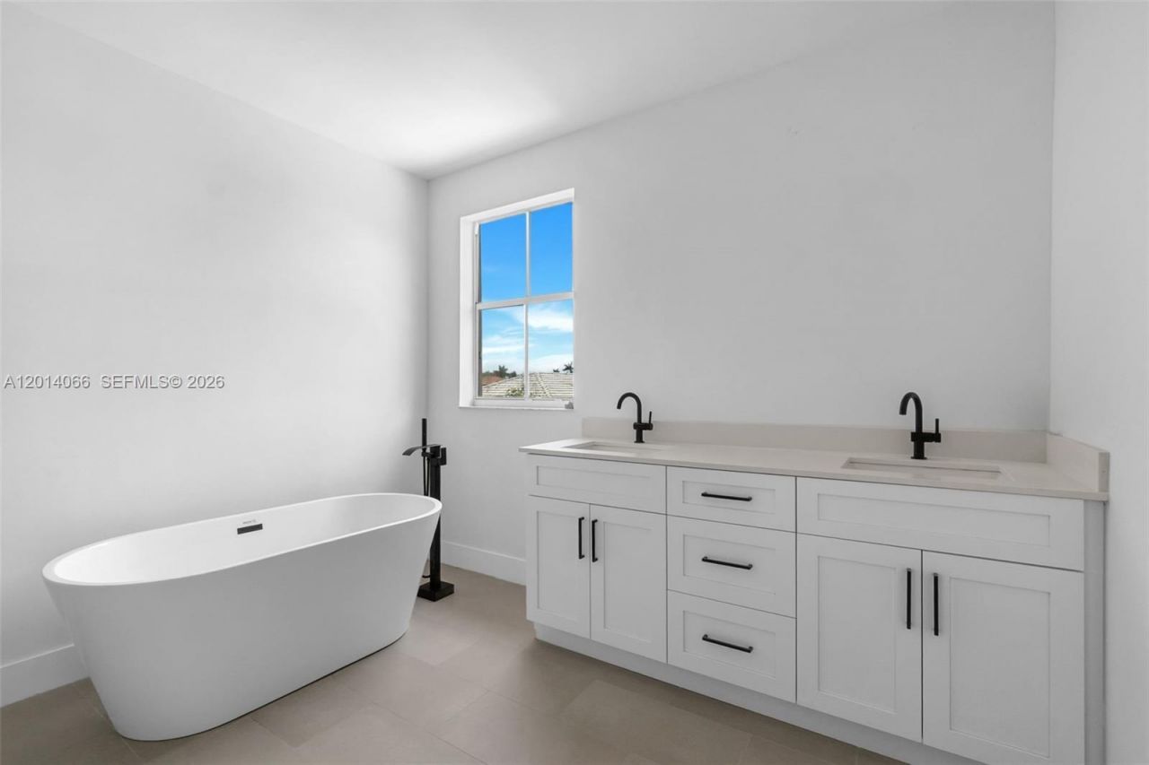 12931 NW 7th Ln, Miami, FL 33182 Photo