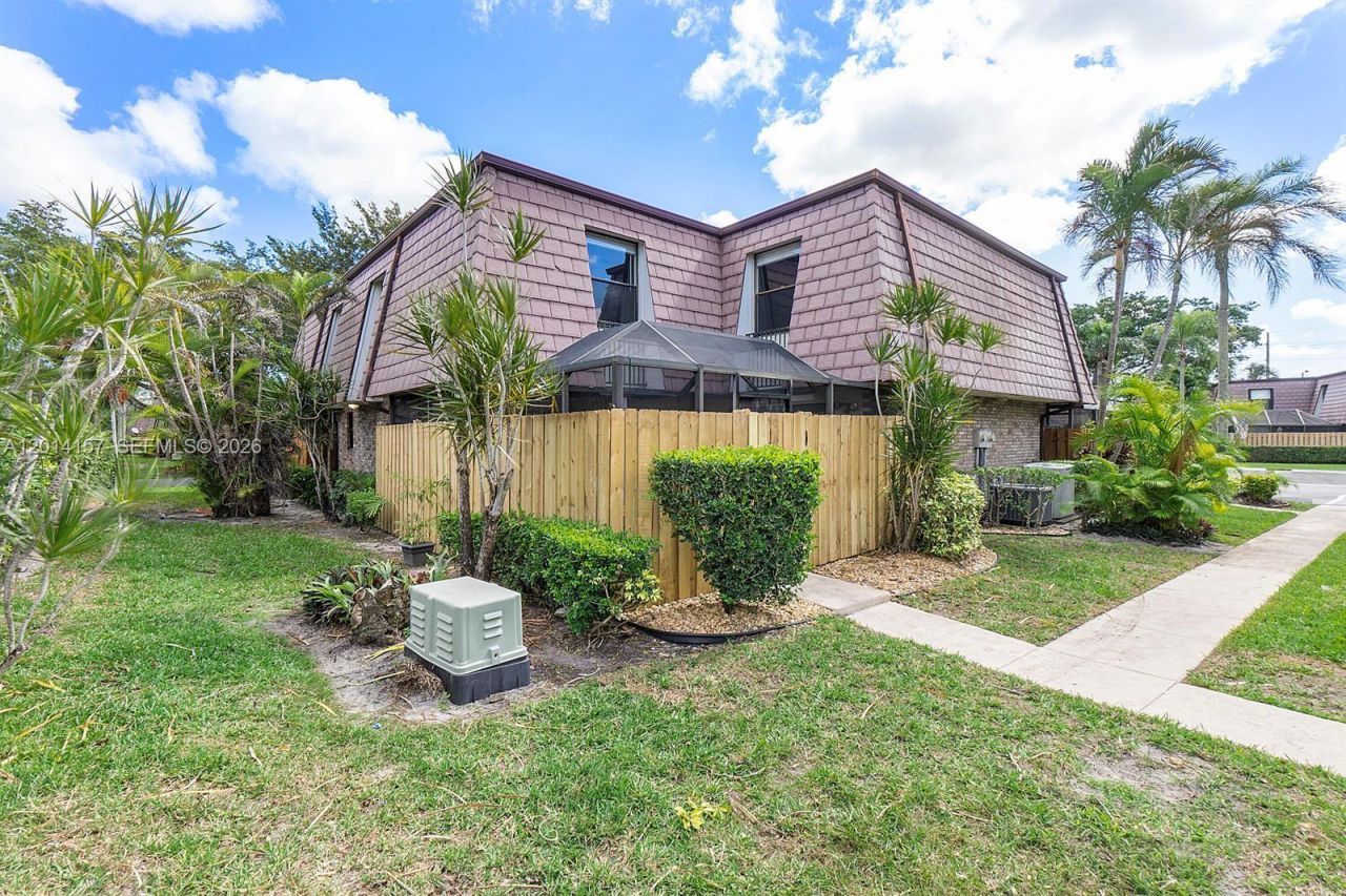 7744 W Courtyard Run W , Boca Raton, FL 33433 Photo
