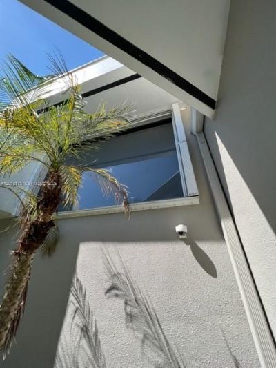 721 NE 3rd Ave, Unit A, Fort Lauderdale, FL 33304 Photo