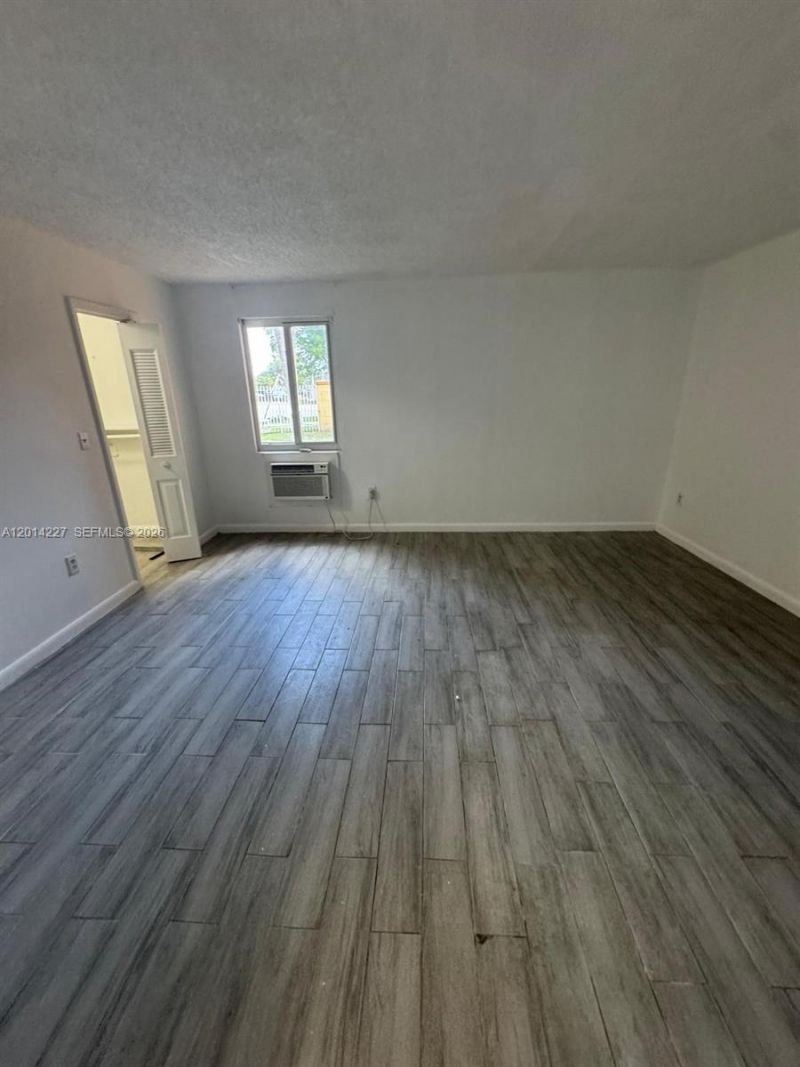 7010 NW 186th St, Unit 5-102A, Hialeah, FL 33015 Photo