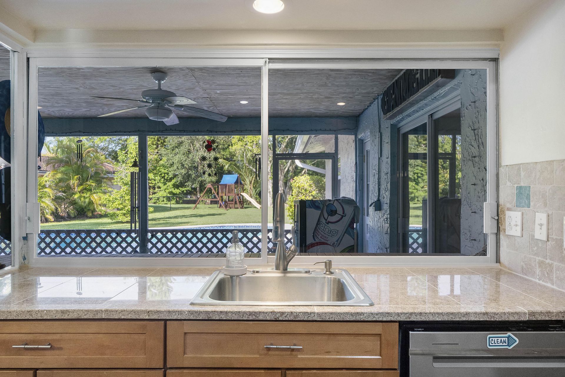 4020 NW 113th Avenue, Coral Springs, FL 33065 Photo
