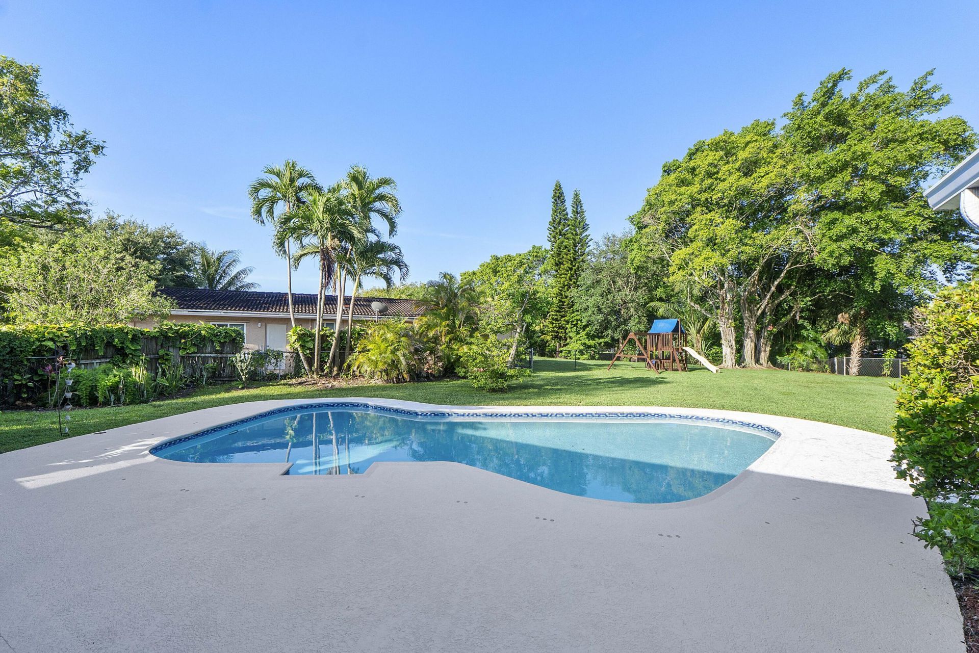 4020 NW 113th Avenue, Coral Springs, FL 33065 Photo