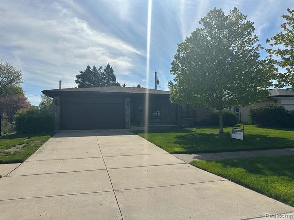 36086 English Drive, Sterling Heights, MI 48310