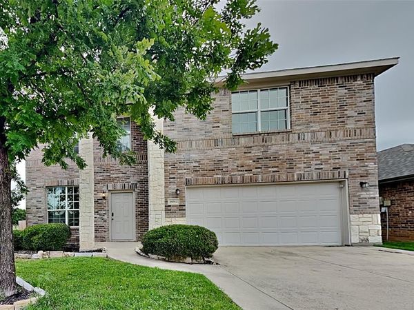 10352 Hidden Ford Drive, Fort Worth, TX 76131