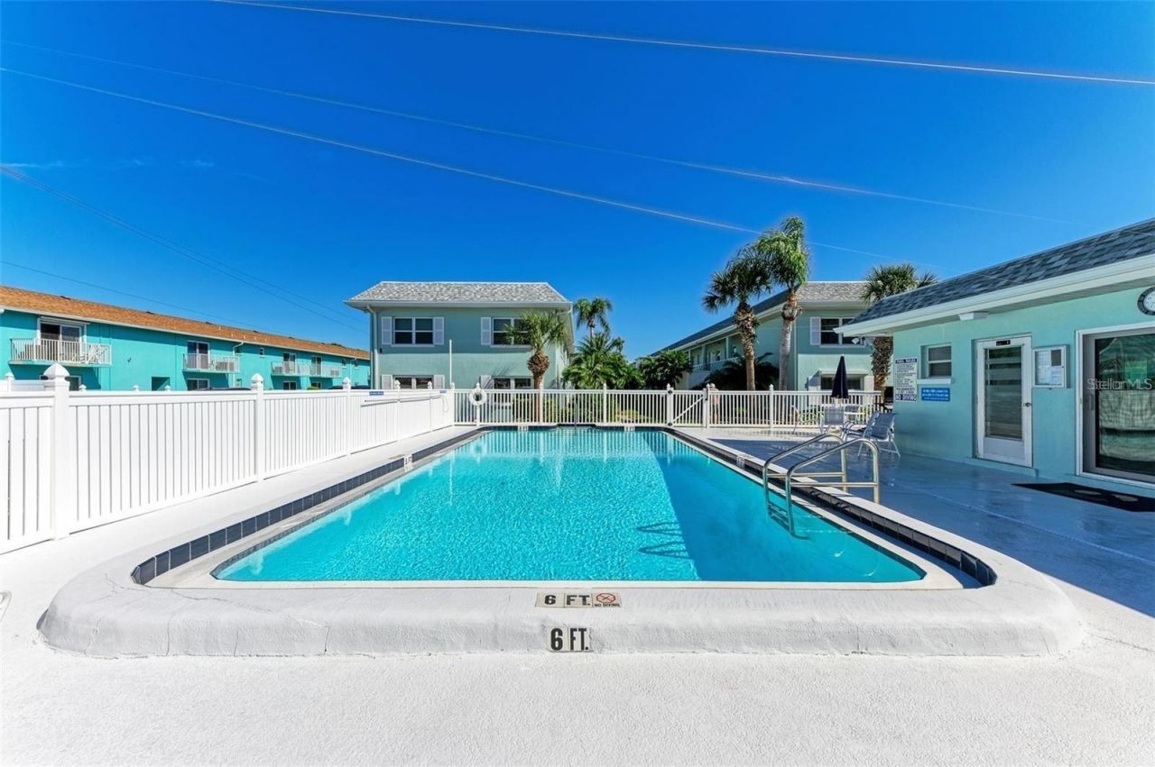 611 Gulf Drive N, Unit C15, Bradenton Beach, FL 34217 Photo