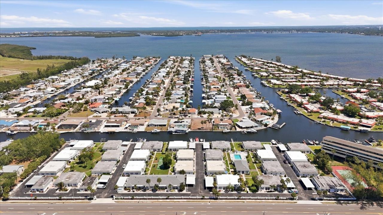 9914 Sebastian Court , Bradenton, FL 34210 Photo