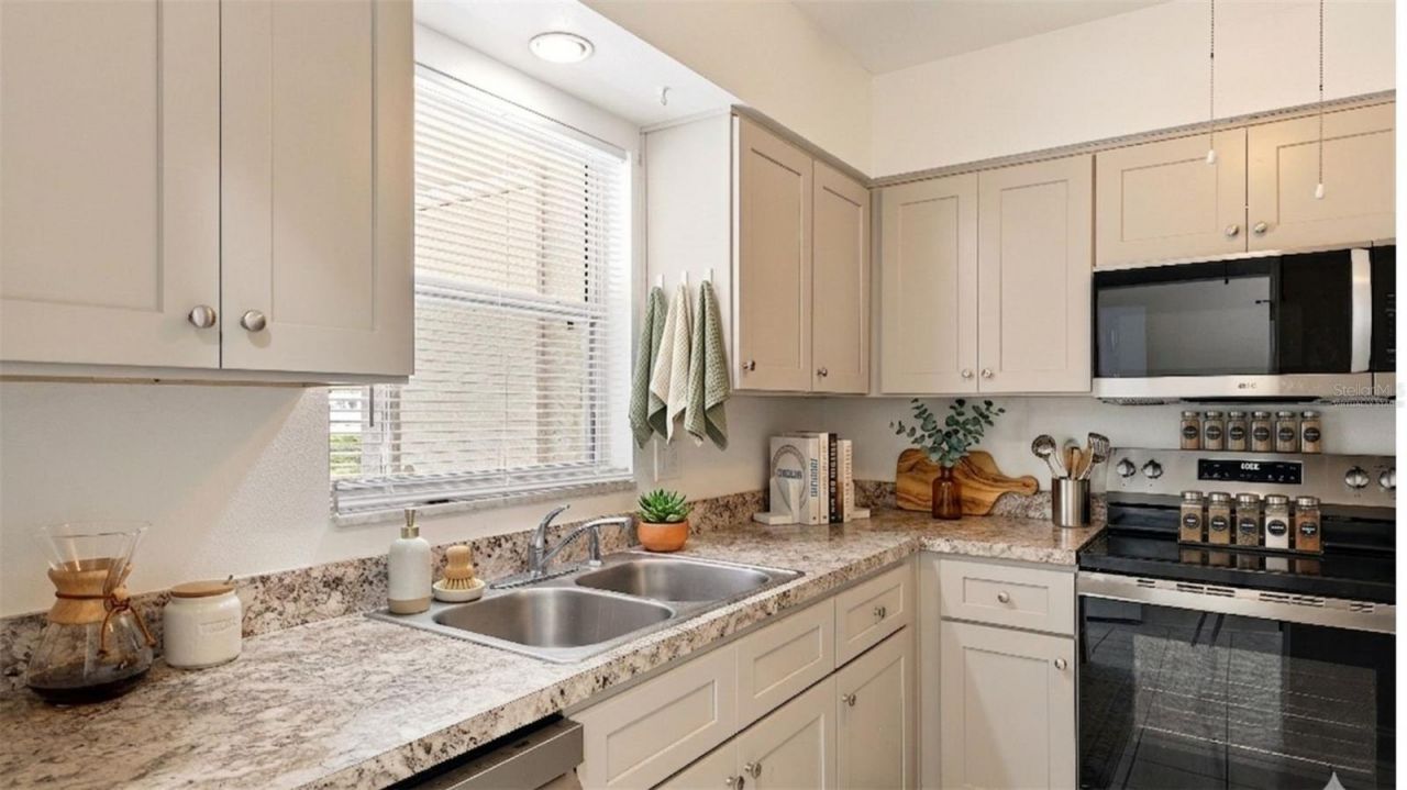 9914 Sebastian Court , Bradenton, FL 34210 Photo