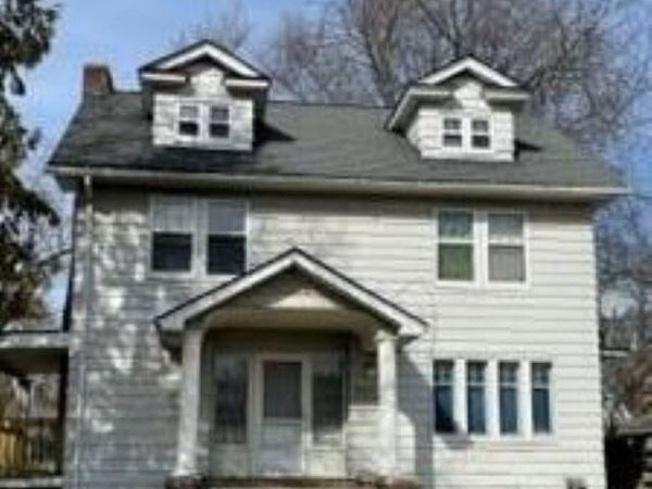 906 E Michigan Avenue, East Lansing, MI 48823