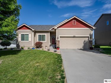 8605 S 68th Street , Papillion, NE 68133