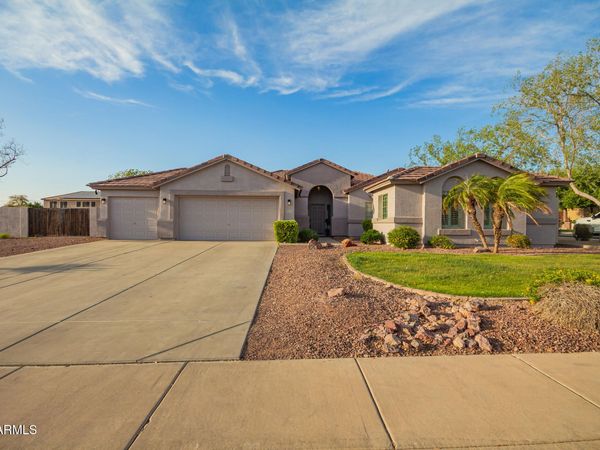8352 W SAN JUAN Avenue, Glendale, AZ 85305