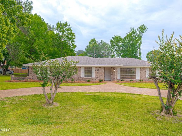 1206 Sunset Drive, Canton, MS 39046