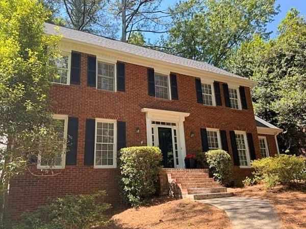 153 Lakeside Drive , Kennesaw, GA 30144