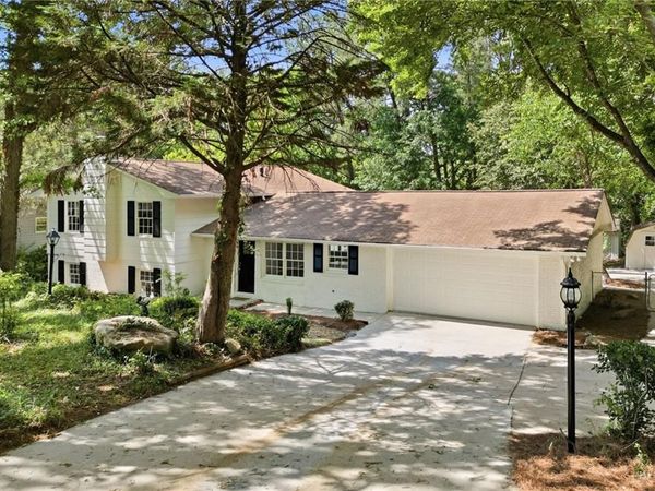 2131 Rolling Acres Drive SW, Conyers, GA 30094